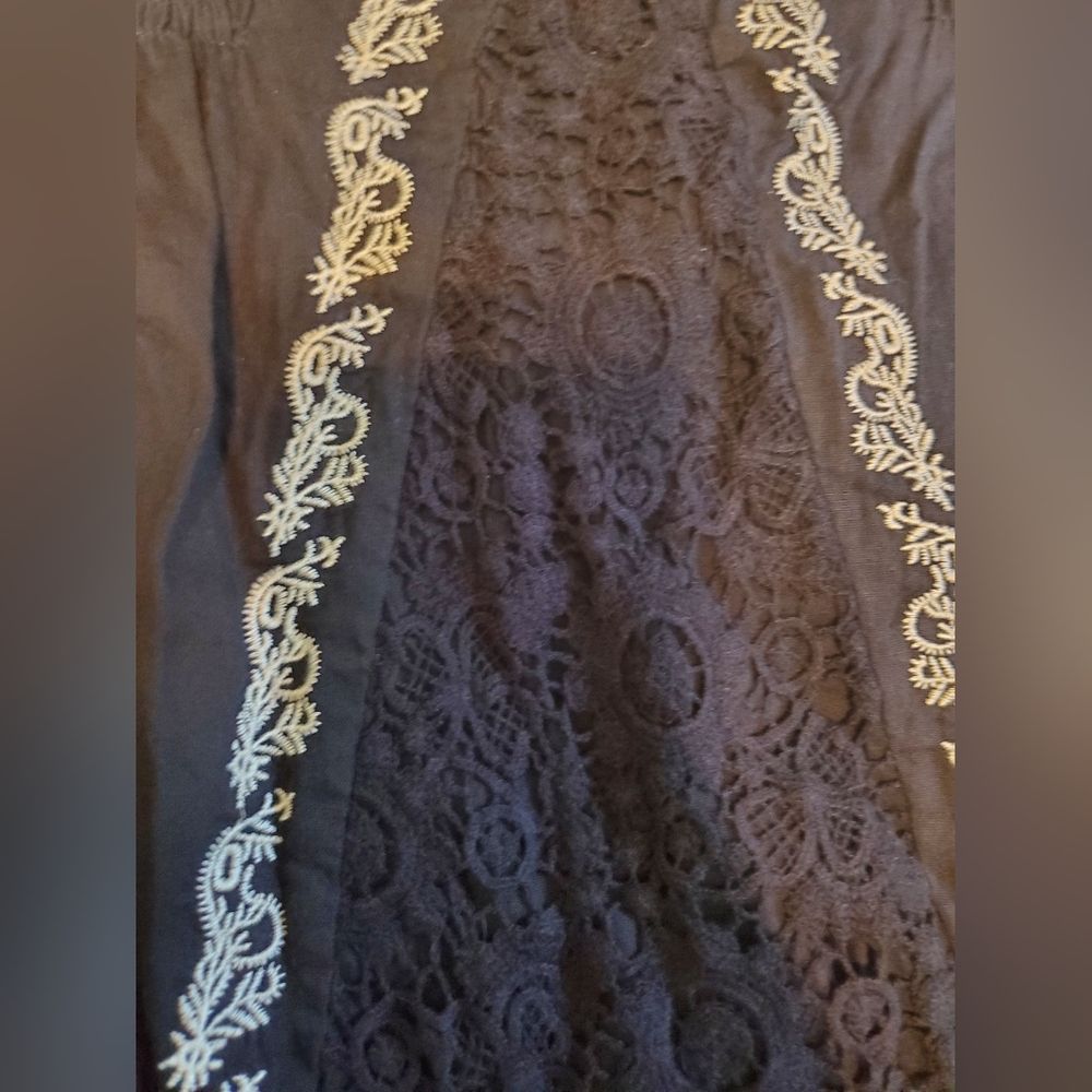 Bohemian Mind Code Black And White Embroidered Top - image 8